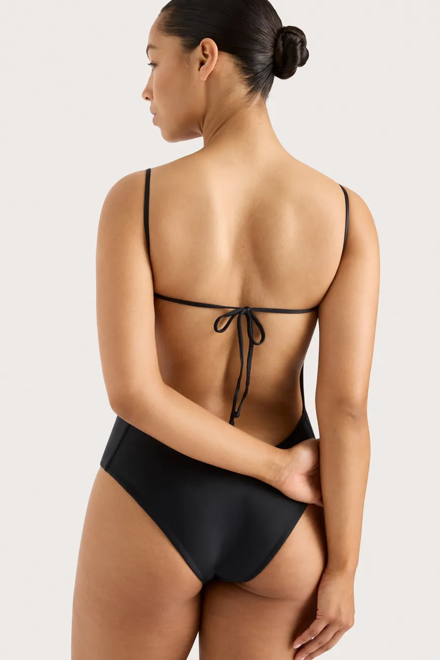 Cabo String One Piece Black
